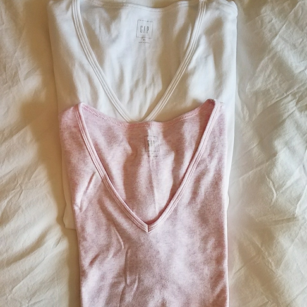 2 Gap shirts